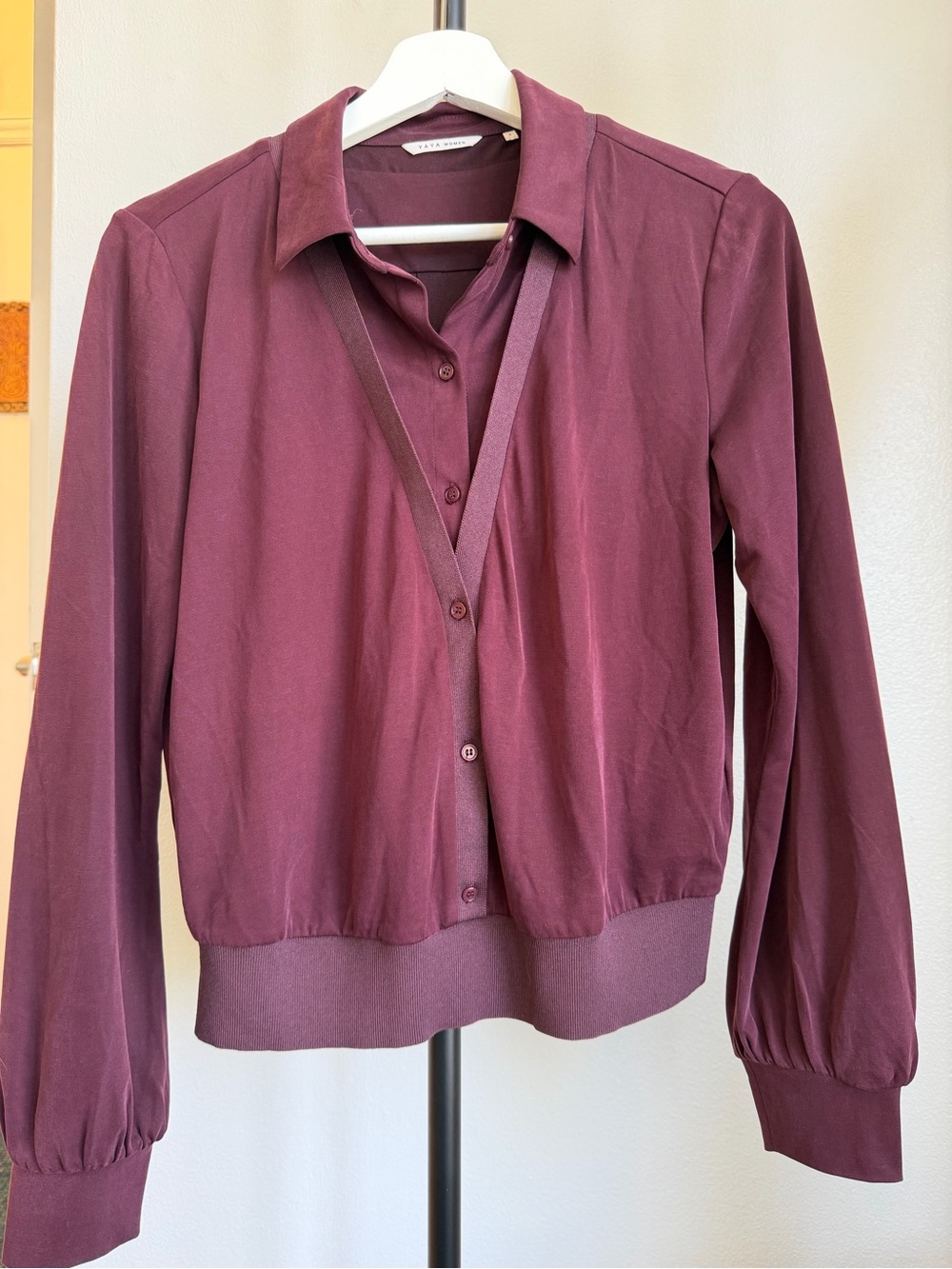 Womens Burgundy Button-Front Collared Long Sleeve Top